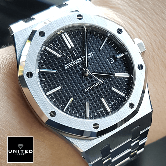 Audemars Piguet Royal Oak Black Dial Automatic Inspired on the man wrist