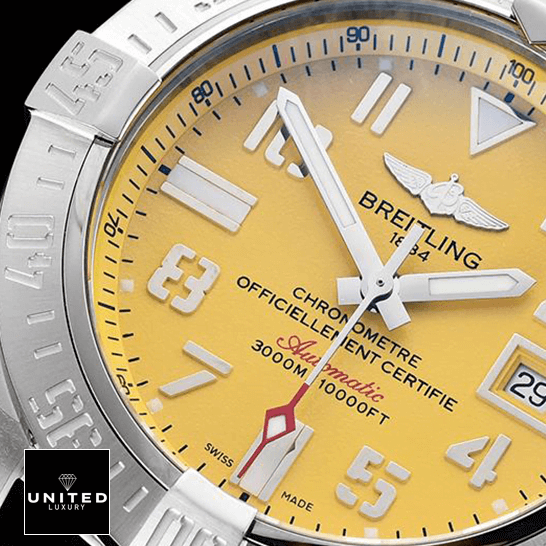 A17330 man yellow dial