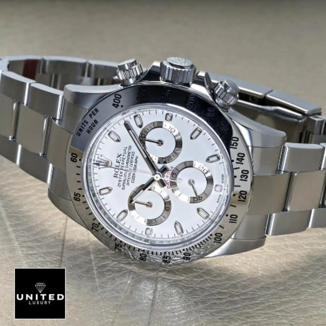 Rolex Daytona White Dial 116520 S.Steel Oyster Bracelet Inspired on the table