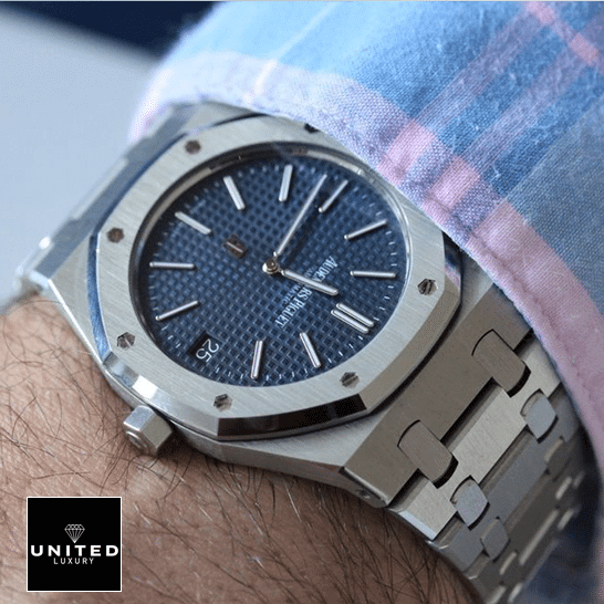 Audemars Piguet Royal Oak Blue Dial Stainless Steel Inspired on the man wrist