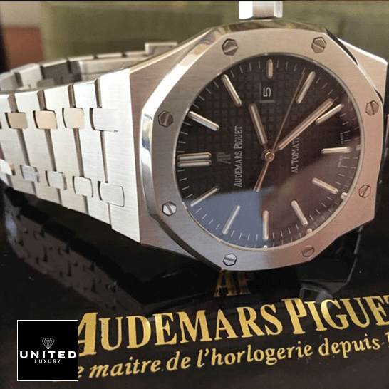 Audemars Piguet Jumboblack Dial Inspired on the AP box