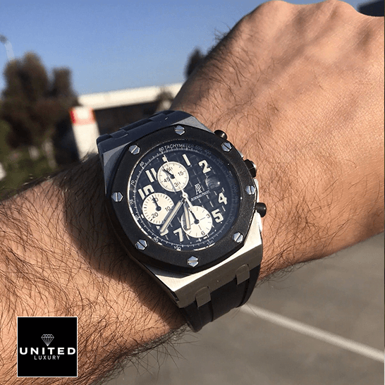 audemars_piguet_royal_oak_offshore_diver_hand