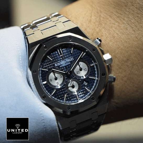 Audemars Piguet Royal Oak Blue Dial Steel Inspired on the man wrist push button