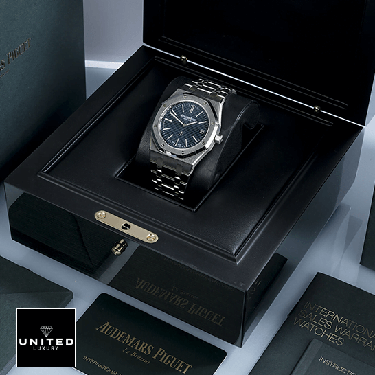 audemarspiguet-royaloak-15202ST.OO_.1240ST.01-replica-unitedluxury