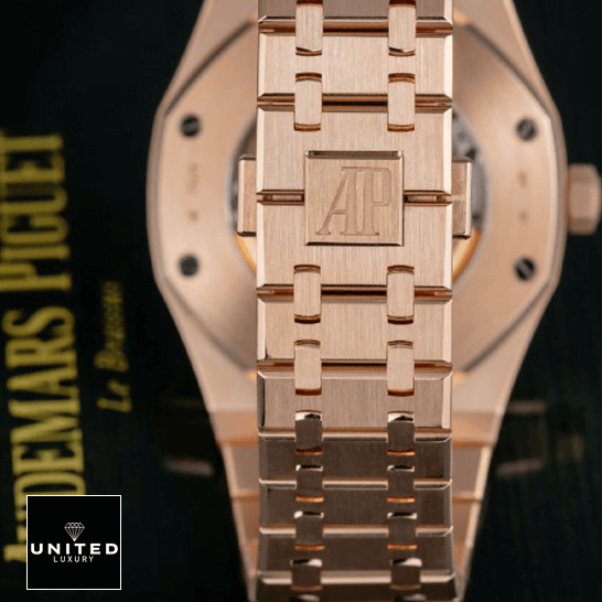 Audemars Piguet 15400 Stainless Steel Gold Bracelet on the ap box