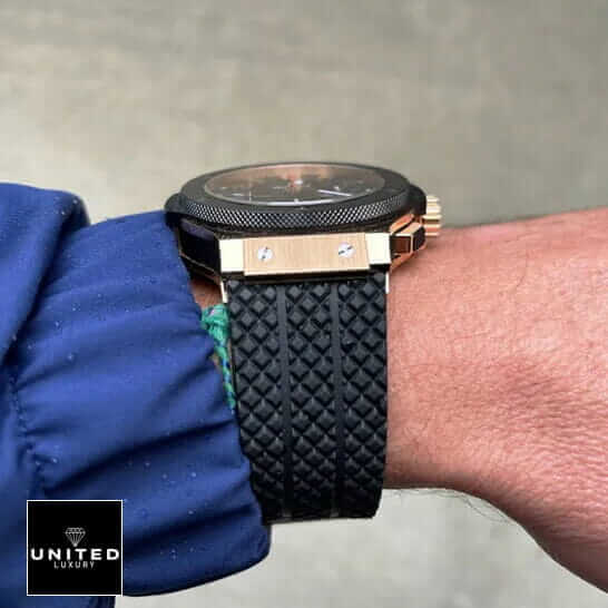 Hublot Big Bang Black Rubber Bracelet Inspired on the man wrist side view