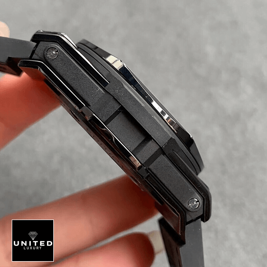 HUblot Big Bang Sang All Black Case Inspired side view on the hand