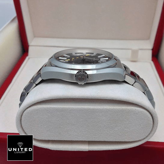 Omega 231.10.42.21.01.002 Stainless Steel Inspired in the box