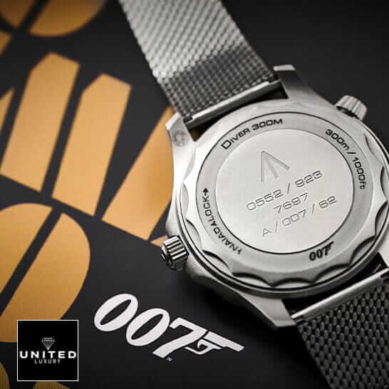 Omega Dıcer 300m 007 Stainless Steel Case Inspired upside view on the box