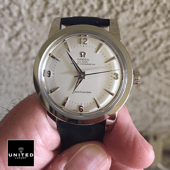 Omega Seamaster 511.13.38.20.02.001 White Dial Inspired on the hand