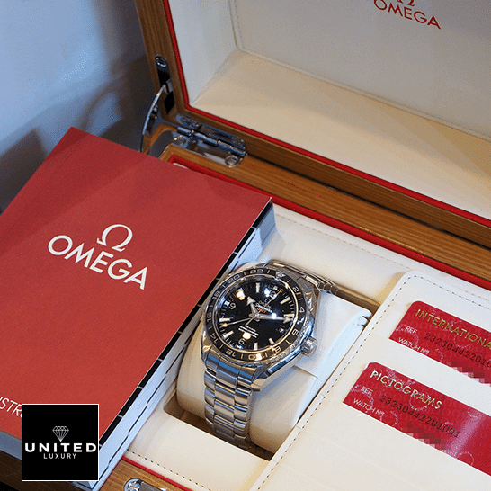 Omega Seamaster Planet Ocean 232.30.44.22.01.001 Inspired in the box