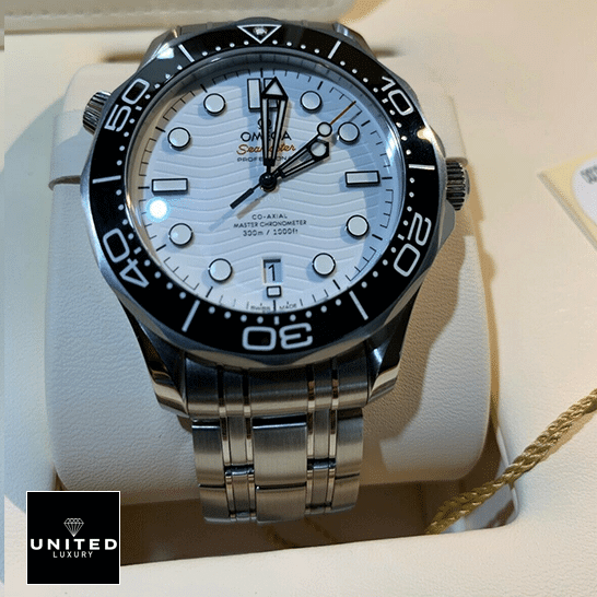 Omega Seamaster Diver Steel 210.30.42.20.04.001 White Dial Inspired in the box