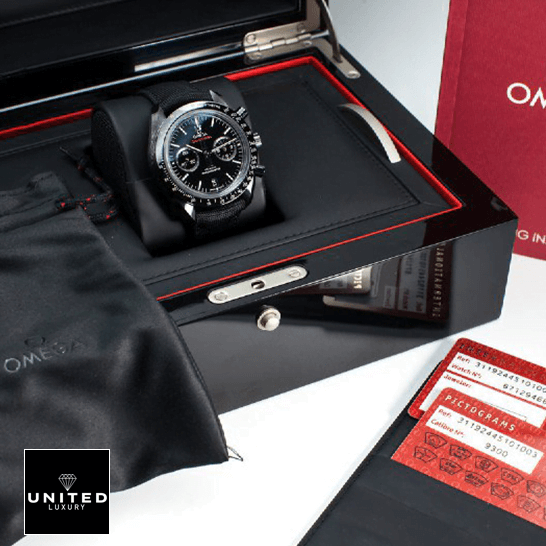 Omega Speedmaster 311.92.44.51.01.003 Dark Side Of The Moon Inspired in the box