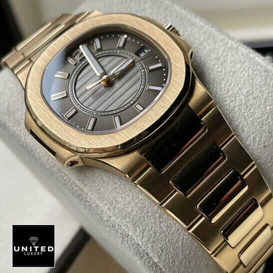 Patek Philippe 7011-1R-010 Gold Bracelet Inspired on the stand