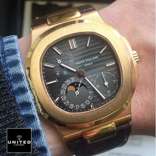 Patek Philippe Nautilus Black Dial Rose Gold Inspired on the man wrist