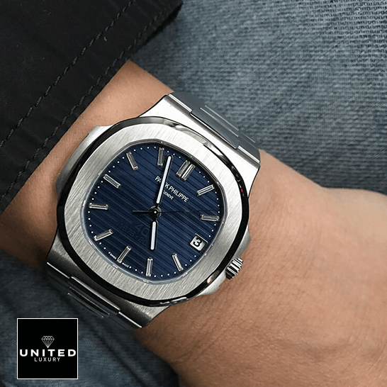 Patek Philippe Nautilus Platinum Blue Dial Inspired on the man wrist