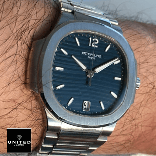 Patek Philippe Nautilus 71181A-001 Blue Dial Geneve Inspired on the man wrist