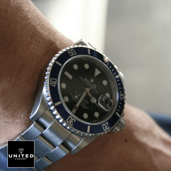 Rolex Submariner Date 16610 S.Steel Oyster Bracelet Black Dial Inspired on his arm