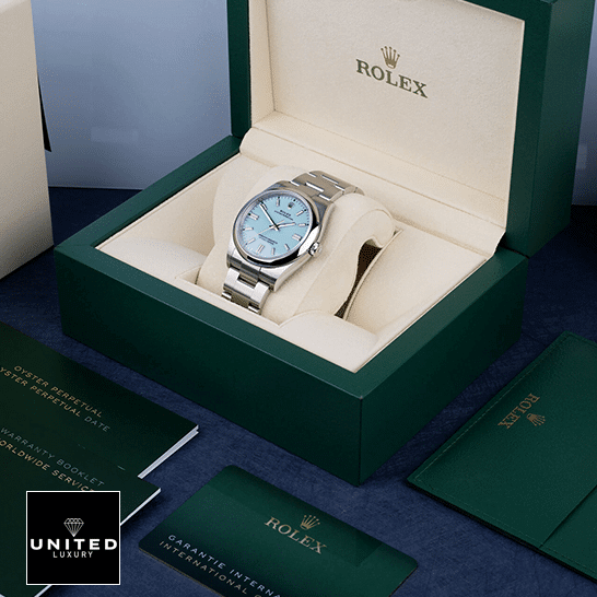 Rolex Perpetual 126000 Turquoise Dial Oyster Inspired in the Green Rolex box