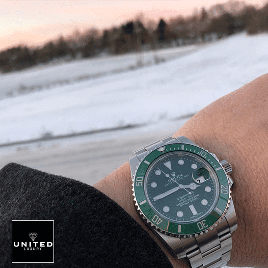 Rolex Submariner Hulk 116610LV Green Bezel S.Steel Oyster Inspired on his arm